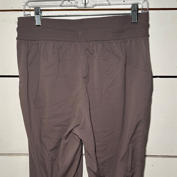 Lululemon Women’s Beyond the Studio Joggers Lunar Rock Size 8 - Picture 6 of 12